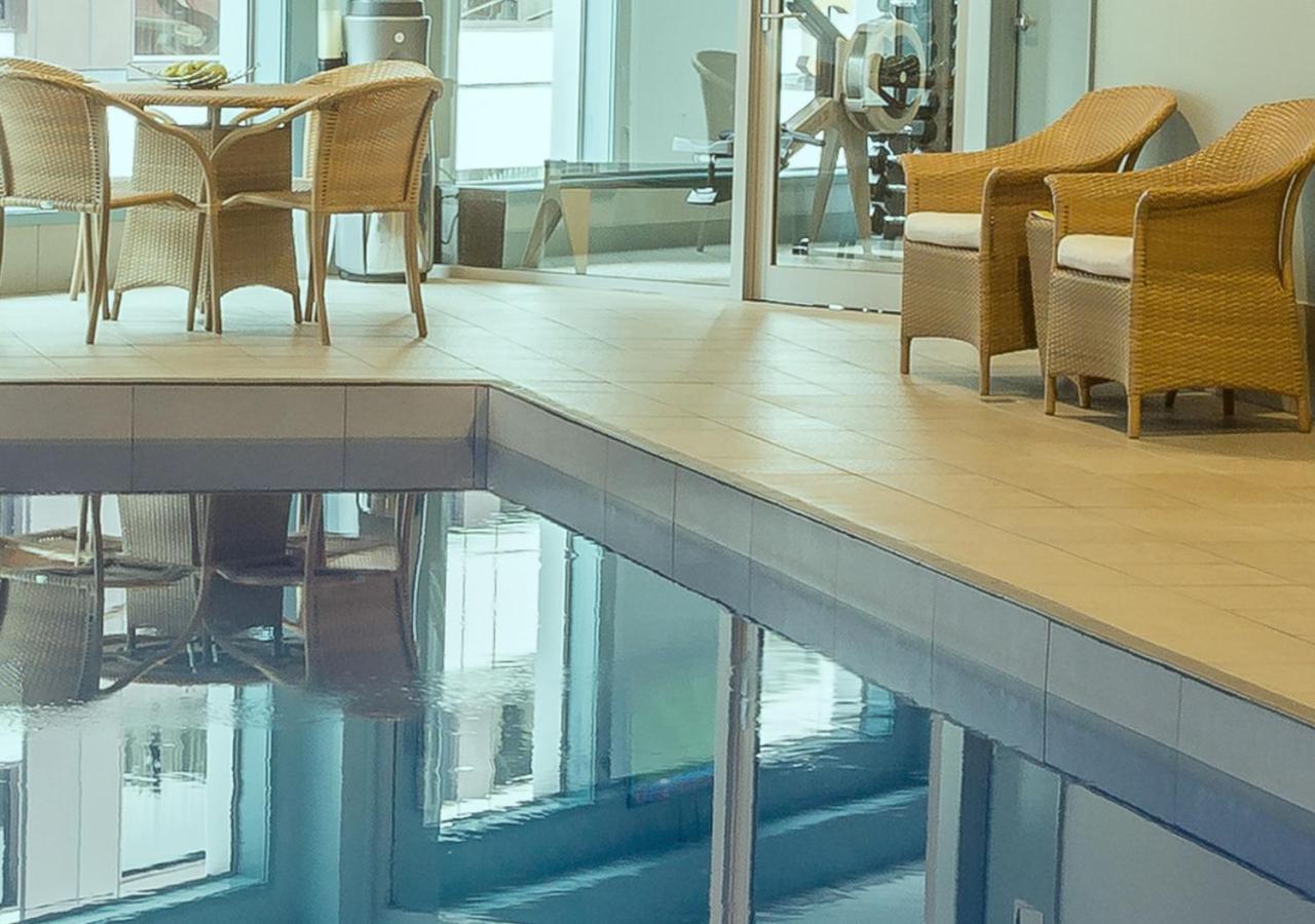 Bolton Hotel Wellington Kültér fotó Laminated glass floor