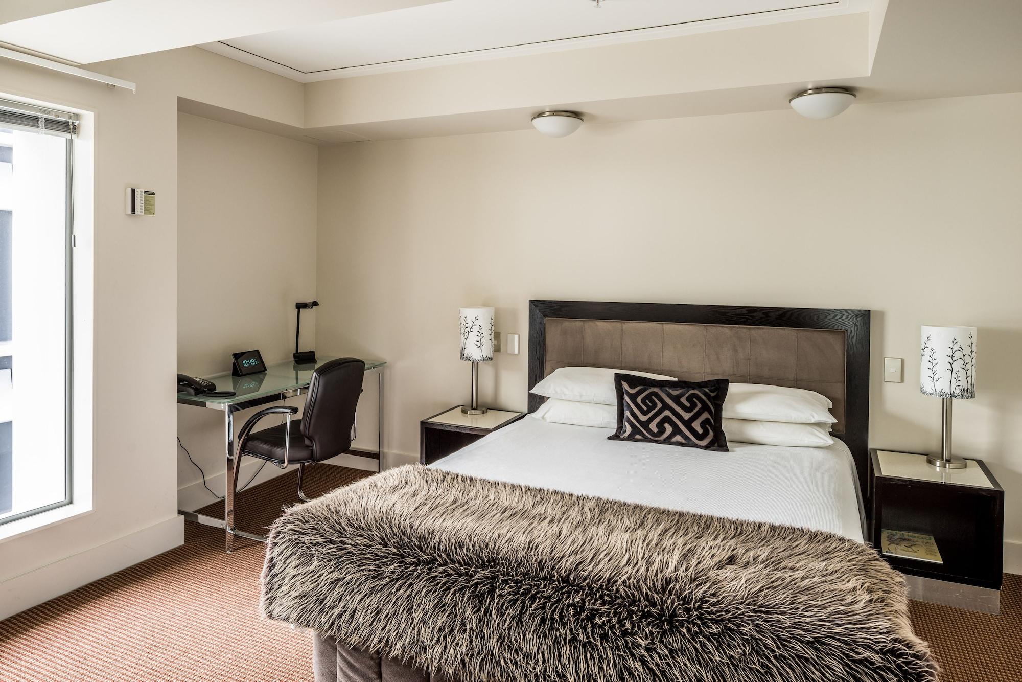 Bolton Hotel Wellington Kültér fotó A bedroom at the hotel