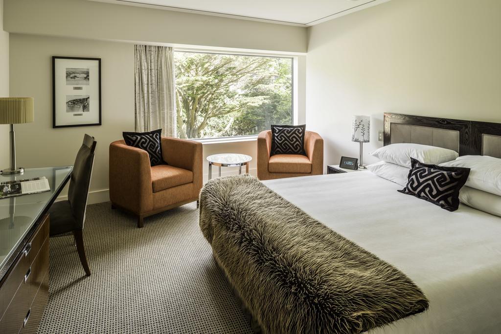 Bolton Hotel Wellington Kültér fotó A room at the hotel
